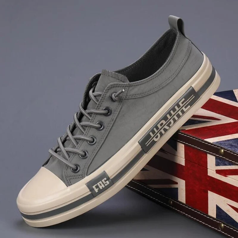 Summer Casual shoes Men's Sneakers New In Low Cut Casual Fashion Sports Shoes Light weight Men CANVAS Shoes