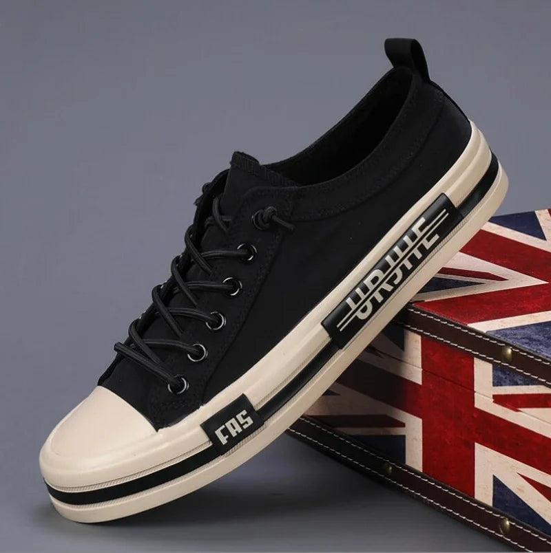 Summer Casual shoes Men's Sneakers New In Low Cut Casual Fashion Sports Shoes Light weight Men CANVAS Shoes